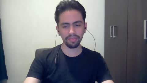 Snapshot of alejo_shy chatting on December 8, 5:39 am alejo_shy online show from December 8, 5:39 am