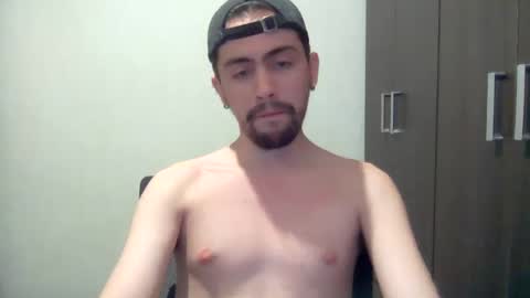 Snapshot of alejo_shy chatting on December 15, 10:47 pm alejo_shy online show from December 15, 10:47 pm