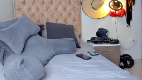 alejostrong online show from April 29, 5:30 pm