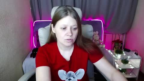 Snapshot of alekasamui chatting on March 1, 1:32 am Aleksa online show from March 1, 1:32 am