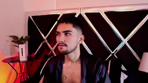 Alek online show from October 7, 4:14 pm