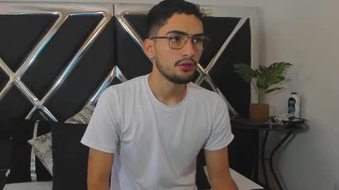 Alek online show from September 22, 1:26 pm