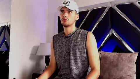 Alek online show from November 7, 8:00 pm