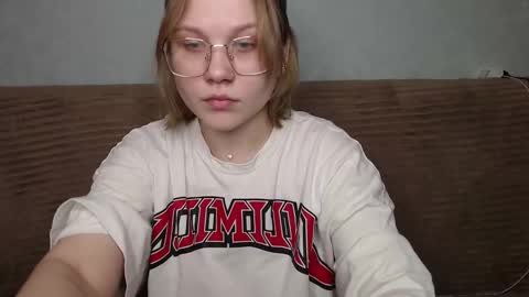 Snapshot of aleksaflirt chatting on January 3, 5:20 pm Aleksa online show from January 3, 5:20 pm