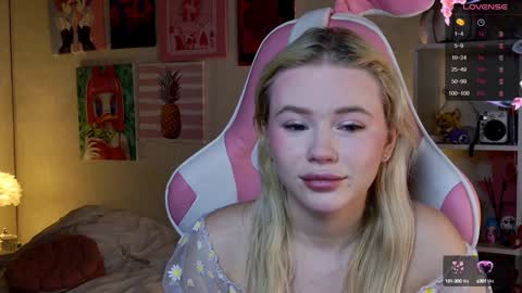 Lexi online show from February 4, 4:05 am