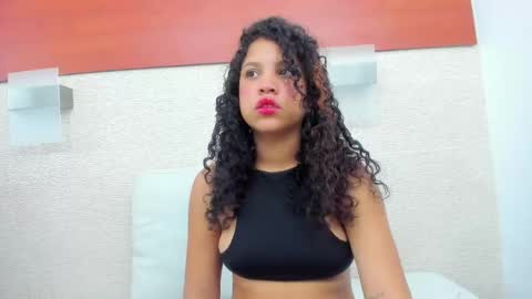 Snapshot of alena_brown chatting on February 10, 7:49 pm ALENA online show from February 10, 7:49 pm