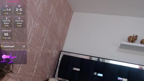 Snapshot of aleska128 chatting on September 16, 12:29 pm Aleska online show from September 16, 12:29 pm