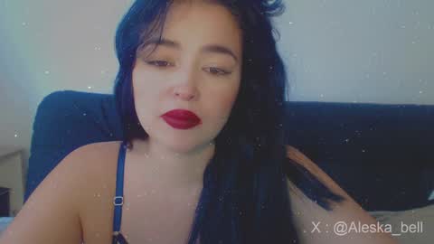 Snapshot of aleska__bell chatting on December 6, 3:28 pm Aleska online show from December 6, 3:28 pm