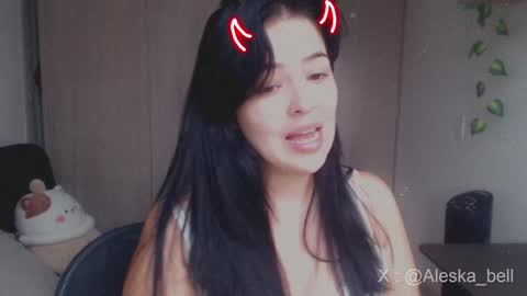 Snapshot of aleska__bell chatting on December 3, 3:28 pm Aleska online show from December 3, 3:28 pm
