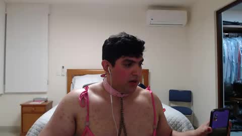 Snapshot of alessalindo840 chatting on October 1, 5:28 am AlessaBabyGirl840 online show from October 1, 5:28 am