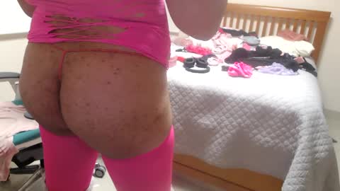 Snapshot of alessalindo840 chatting on January 4, 8:28 am AlessaBabyGirl840 online show from January 4, 8:28 am