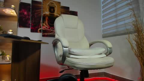 Snapshot of alessandro__wye chatting on February 19, 10:42 pm ALESSANDRO WYE online show from February 19, 10:42 pm
