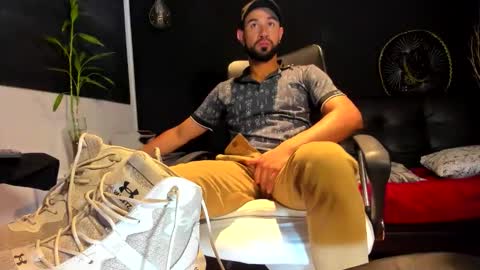 ALESSANDRO  WYE online show from October 17, 6:50 am