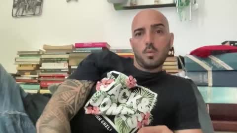 alessandromori91 online show from May 23, 2:24 pm
