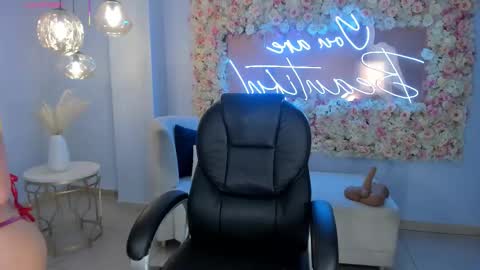 ALESSA ROMERO  online show from November 6, 7:50 pm