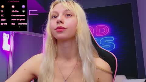 alessiacroft online show from October 13, 4:36 am