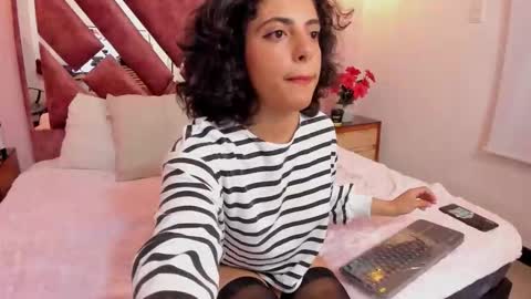 alessiia__ online show from October 15, 3:43 am