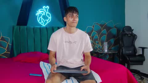 Alessio online show from November 13, 1:25 pm