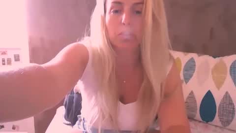 AlesyadollBlonde online show from May 6, 7:14 am
