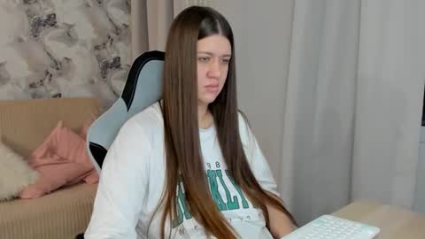 Aletta Oushen online show from October 12, 1:48 pm