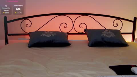 Emi online show from October 15, 8:31 pm