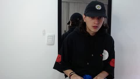 alex_connorr online show from February 7, 4:14 pm