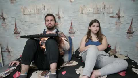 Alex and Sarah online show from November 7, 8:33 pm