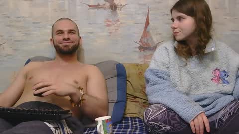 Alex and Sarah online show from April 8, 1:08 am