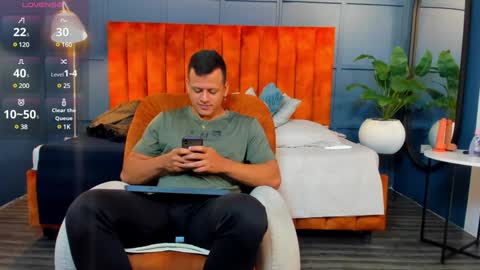 Snapshot of alex_tower chatting on December 21, 6:55 pm Alex Towers online show from December 21, 6:55 pm