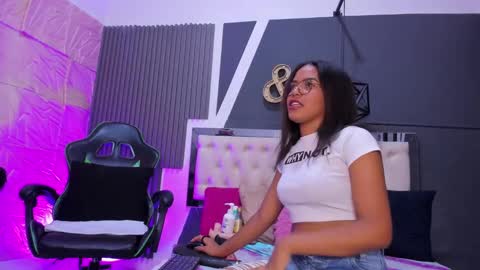 alexa andherson online show from February 1, 7:23 pm