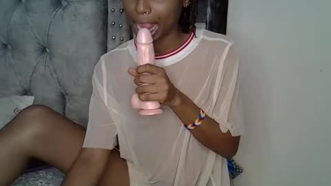 Snapshot of alexa_foxxie chatting on February 15, 7:17 pm Alexa online show from February 15, 7:17 pm