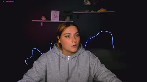 alexa_night_ online show from October 16, 5:07 am