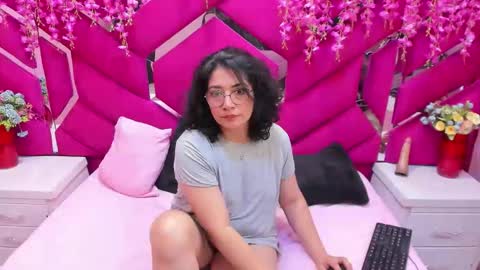 alexa sanz online show from December 5, 10:40 pm