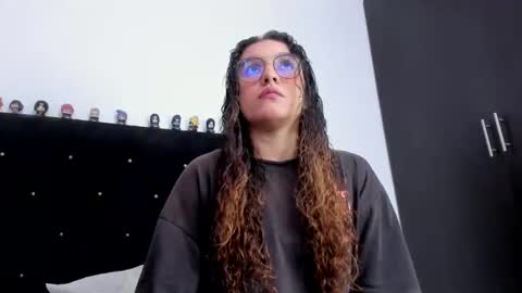 alexandra clauss online show from March 19, 4:45 pm