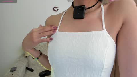 I am Alexandra online show from January 12, 3:49 am