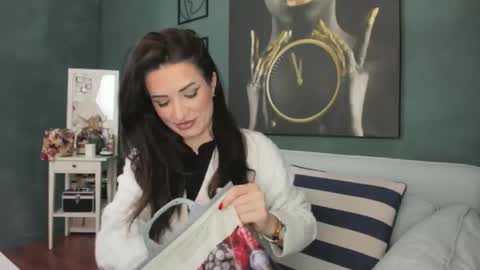 AlexaNikole online show from February 4, 9:35 am