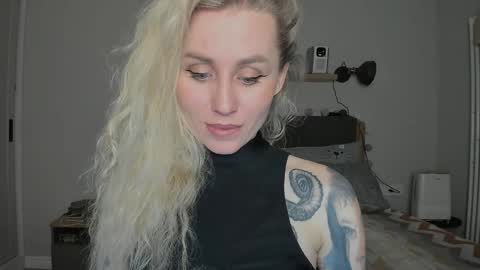 Snapshot of alexarush chatting on December 2, 6:16 pm alexarush online show from December 2, 6:16 pm