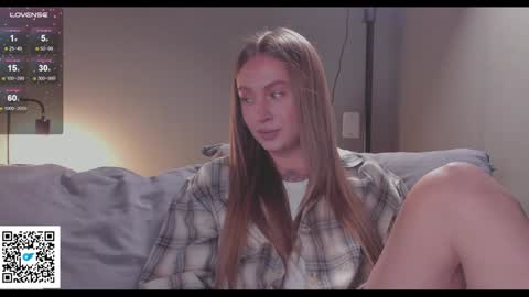 Snapshot of alexashowcum chatting on December 16, 6:59 pm Alexa online show from December 16, 6:59 pm