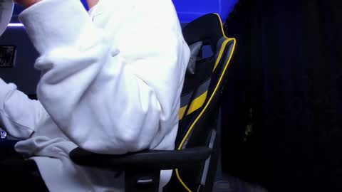 alexgiraldo__ online show from October 27, 3:17 am