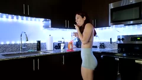 Alexi online show from December 3, 2:55 pm