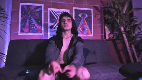 Alexi Jacobs online show from October 18, 4:05 am