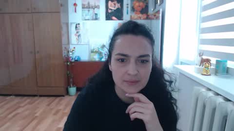 AlexisMillers online show from June 9, 12:05 pm