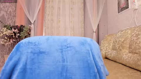 Snapshot of alexissadele chatting on February 12, 1:19 am Amely online show from February 12, 1:19 am