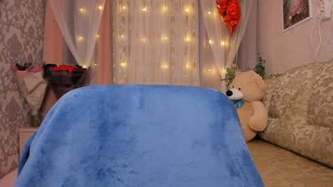 Snapshot of alexissadele chatting on December 28, 1:08 am Amely online show from December 28, 1:08 am