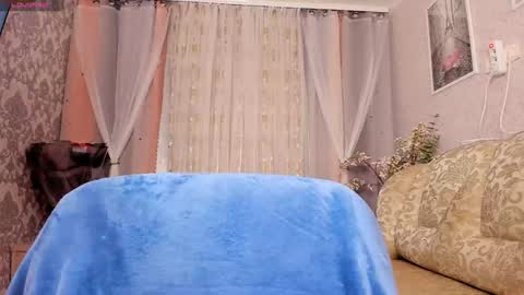 Snapshot of alexissadele chatting on January 25, 1:21 am Amely online show from January 25, 1:21 am