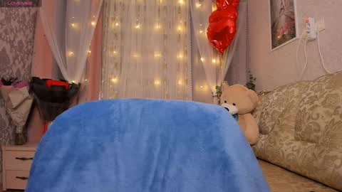 Snapshot of alexissadele chatting on December 29, 1:13 am Amely online show from December 29, 1:13 am