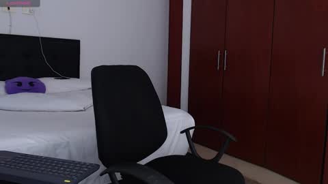 Snapshot of alexman_fuck chatting on September 14, 10:55 pm alexman fuck online show from September 14, 10:55 pm