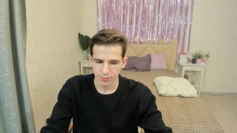 Snapshot of alexs_771 chatting on February 26, 3:21 pm Dennis online show from February 26, 3:21 pm