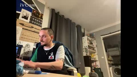 TicklishDude online show from April 9, 10:15 pm