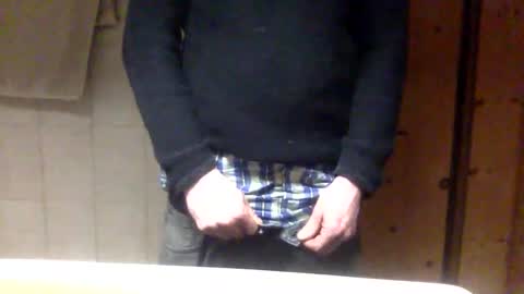 Snapshot of alexthegreat66 chatting on December 2, 12:01 am alexthegreat66 online show from December 2, 12:01 am